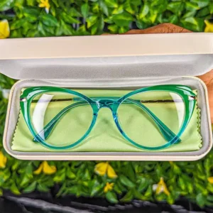 Lunettes CrystalLook 72 + Boîte de rangement et mouchoir de nettoyage offert