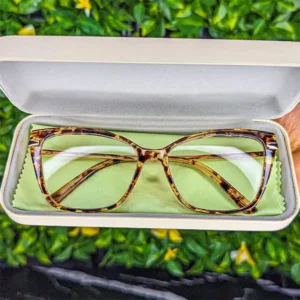 Lunettes CrystalLook 76 + Boîte de rangement et mouchoir de nettoyage offert