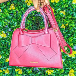 Sac à main rouge avec nœud