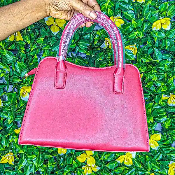 Sac à main rouge avec nœud – Image 4