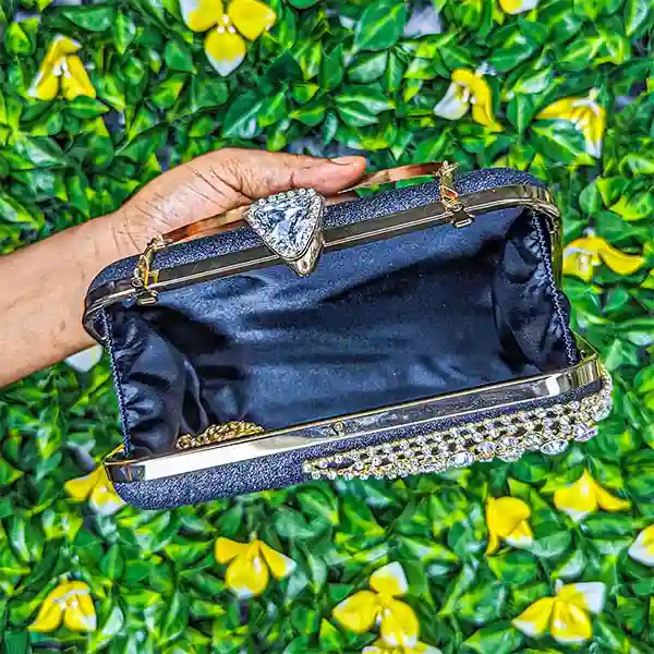 Sac / pochette de soirée noir pailleté avec strass dorés - Image 4